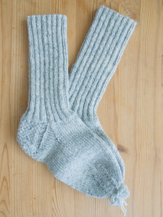 Hütten-Socken aus Merinowolle – Hellgrau