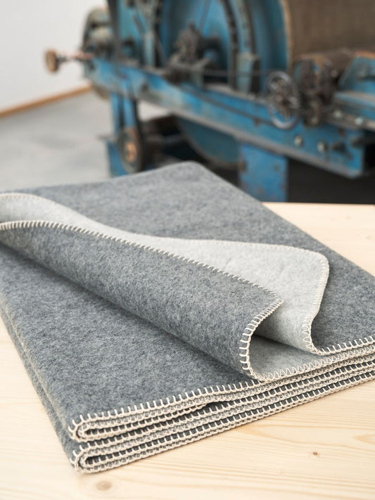 Merino Kuscheldecke Ökolana - Dunkelgrau / Hellgrau